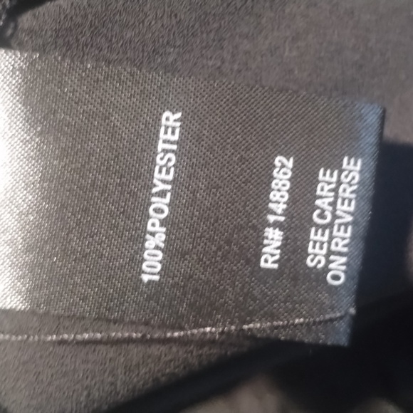 ✨Torrid Button V-Neck Black Top - Picture 6 of 8